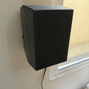 Nástěnný držák pro zadní reproduktory Samsung Soundbar Q930B & Q930C