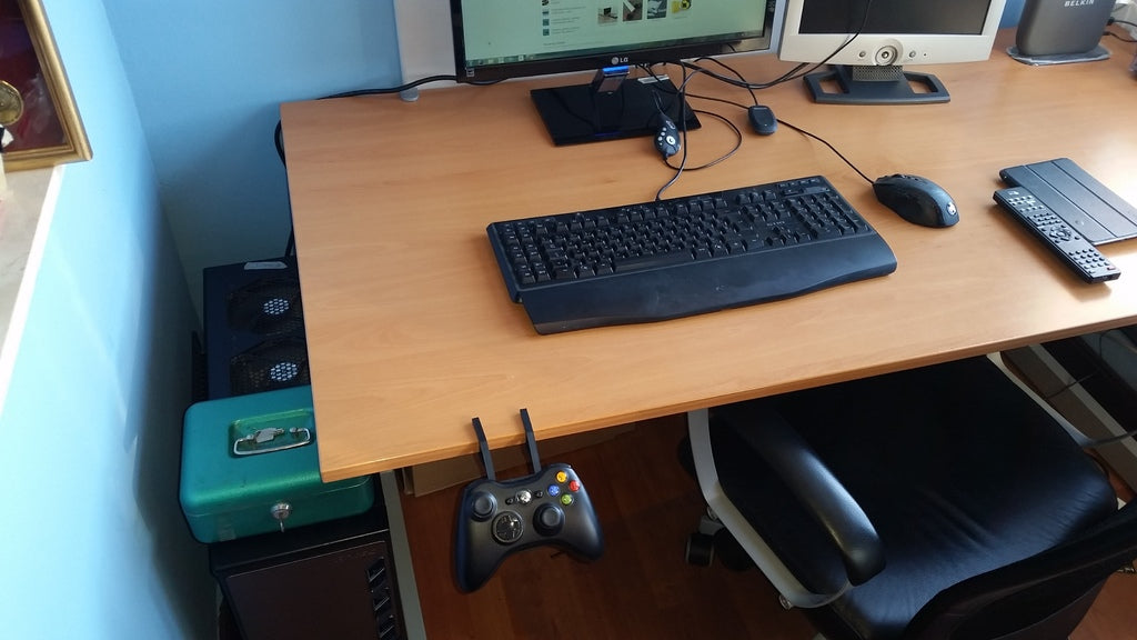 Držák ovladače Xbox360/Xbox One/Steam pro knihovnu BILLY a stůl JERKER