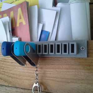 Praktické držáky USB kabelů – sada 9 ks