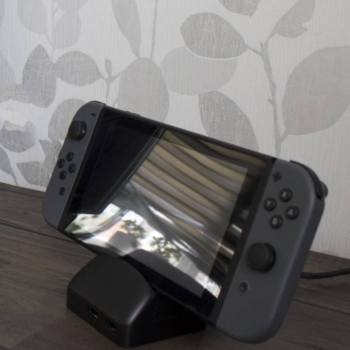 Přenosné dokovací pouzdro Nintendo Switch s pružinou