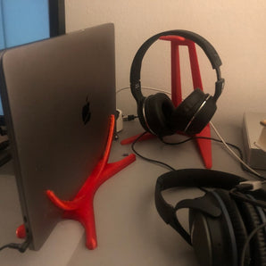 Vertikální stojan na notebook pro MacBook Pro