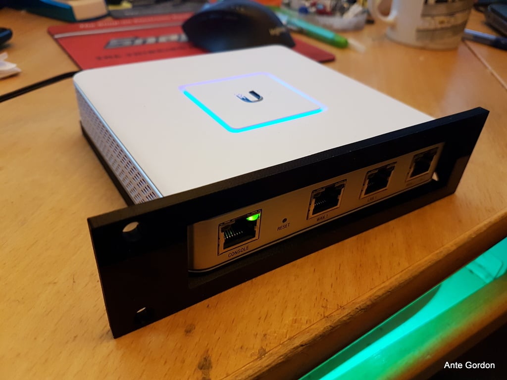 Ubiquiti Unifi USG Rákový montážní držák 19'