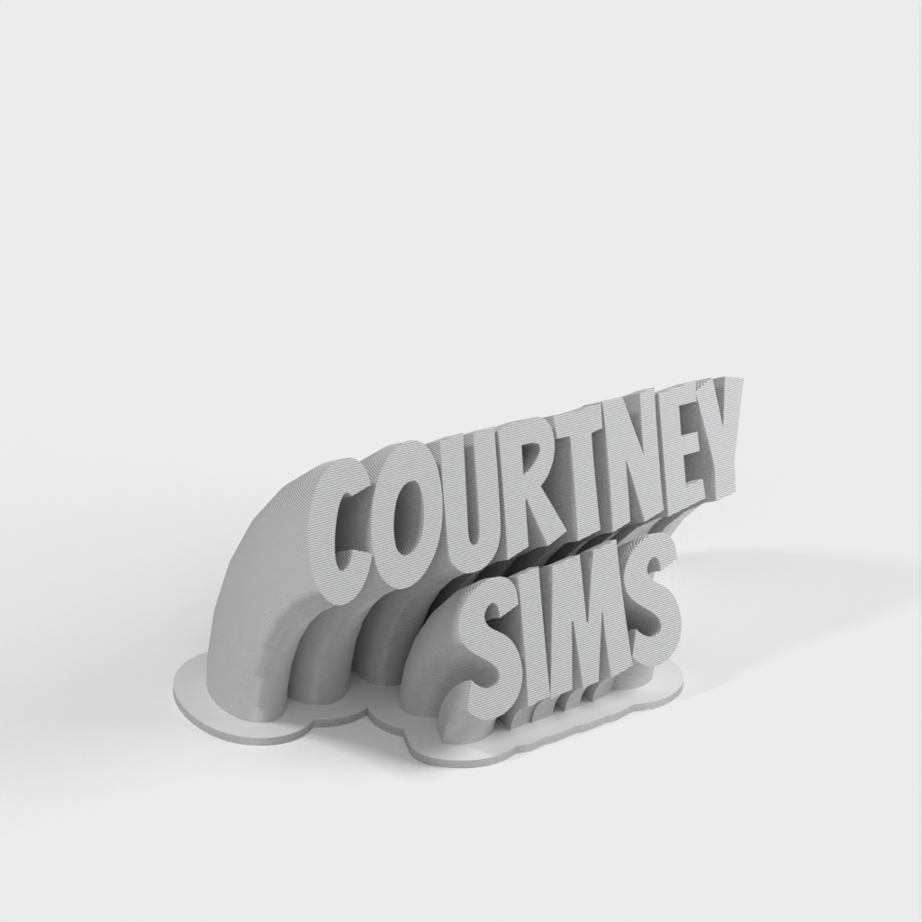Vlastní jmenovka Courtney Sims