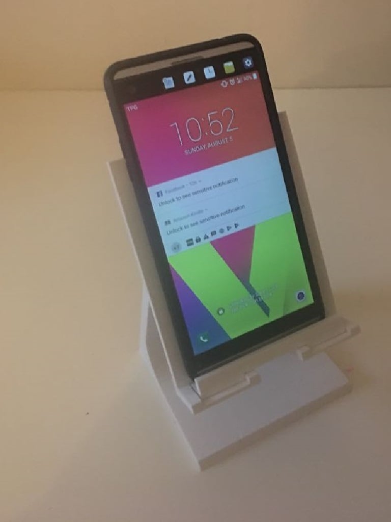Nastavitelný univerzální stojan na telefon/tablet pro velké telefony s ochranným pouzdrem