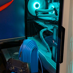 Moderní stojan na ovladač s vlnovým designem pro hraní her