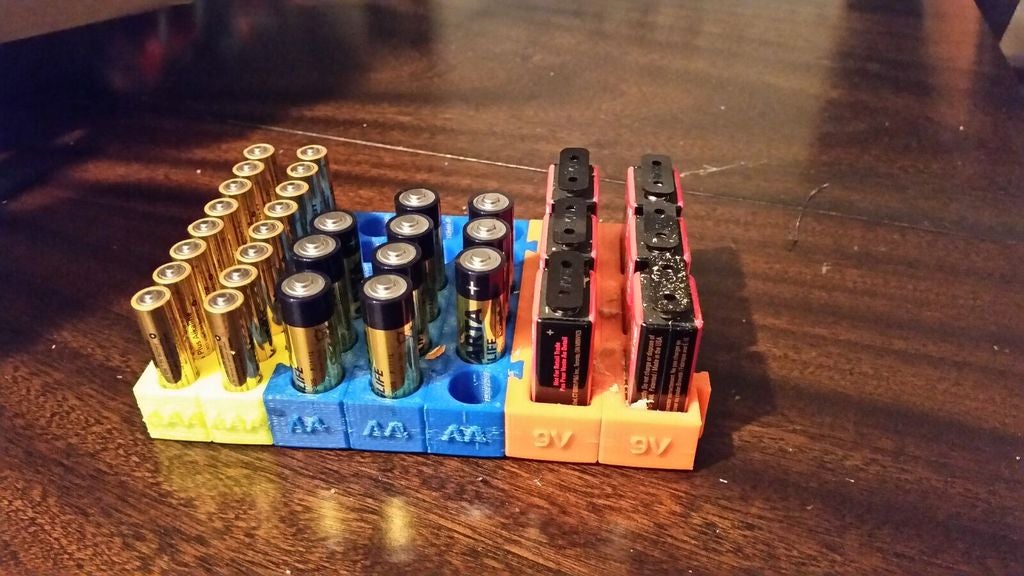 Modulární držák baterií AA, AAA, mincovních a 9V baterií
