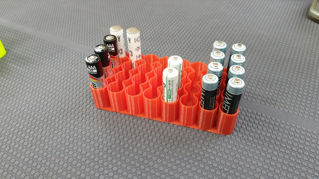 Držák baterií pro baterie AA, AAA, 18650 a 9V (Vase Mode Print)