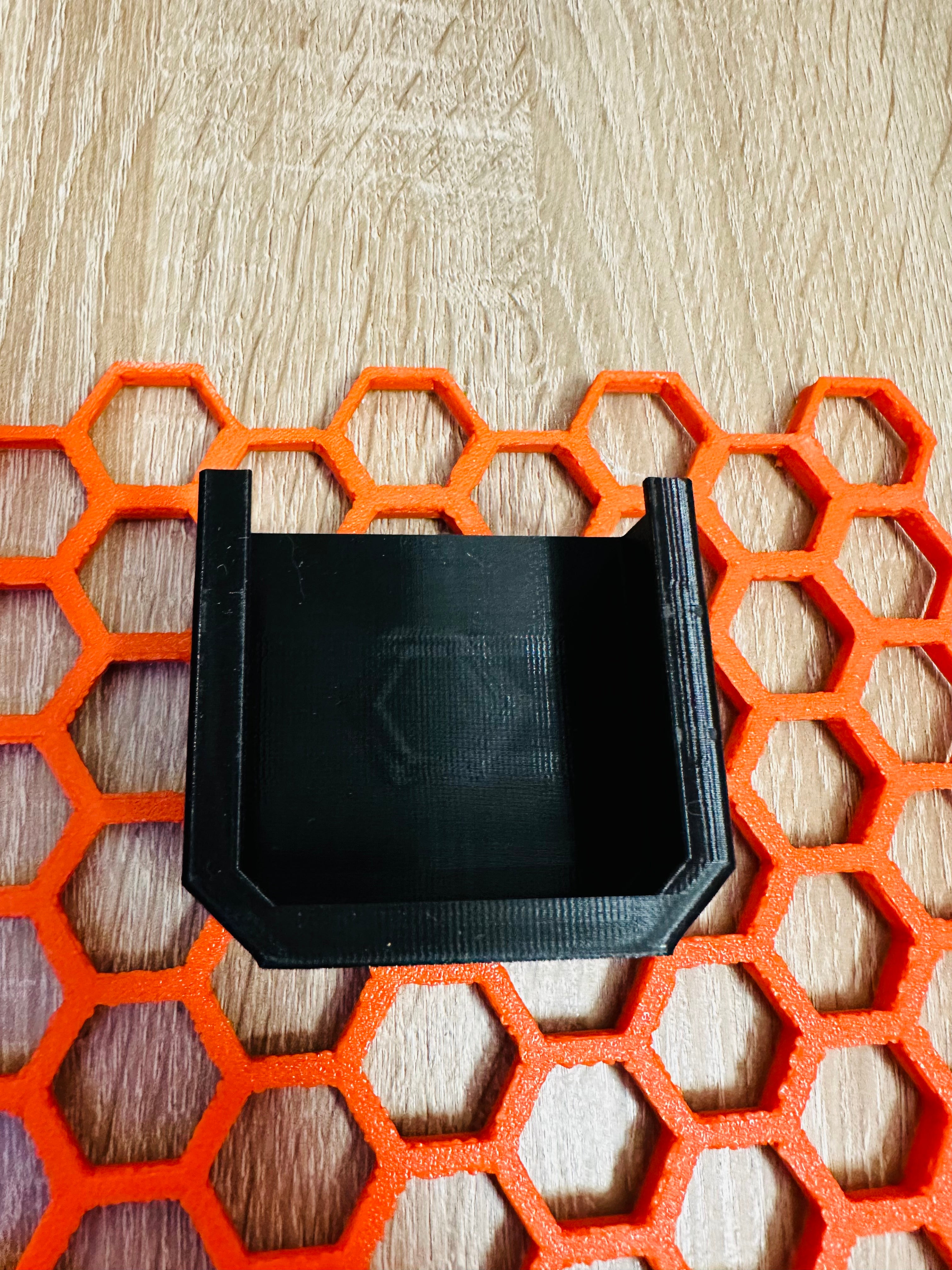 Držák Apple Magic Mouse pro nástěnné panely Honeycomb