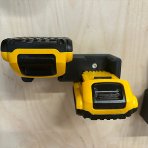 Dewalt akumulátorový držák pro 4 baterie