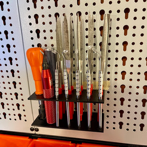 Úložný prostor pro pilníky a nářadí TORACK Pegboard