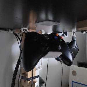 Držák ovladače Xbox pod stůl
