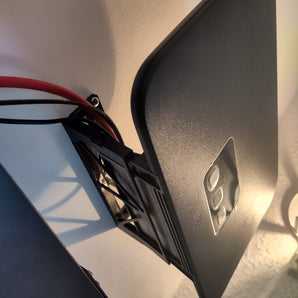 Elegantní nástěnný držák pro směrovač Speedport DSL