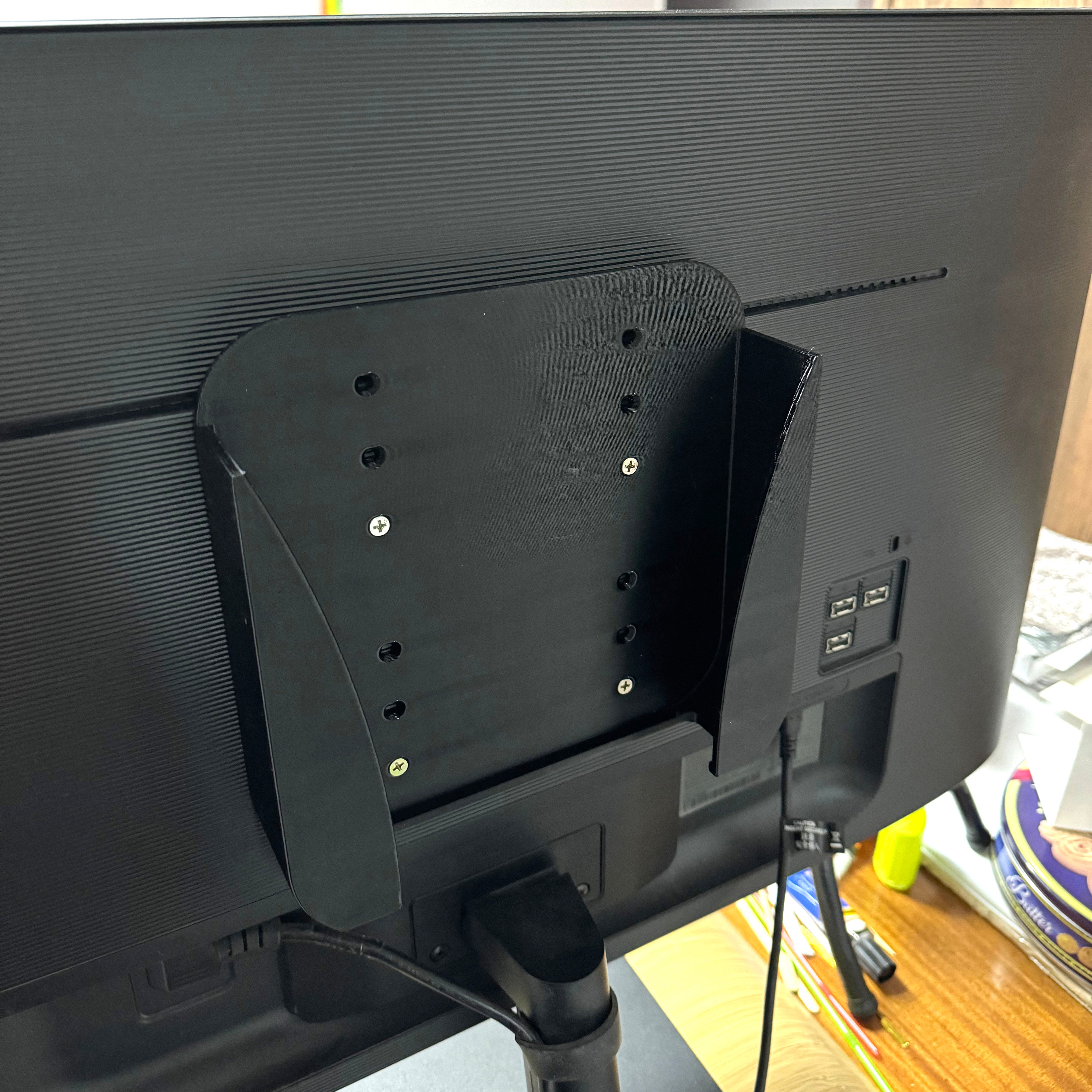 Závěs pro monitor Mac mini M1/M2/M3