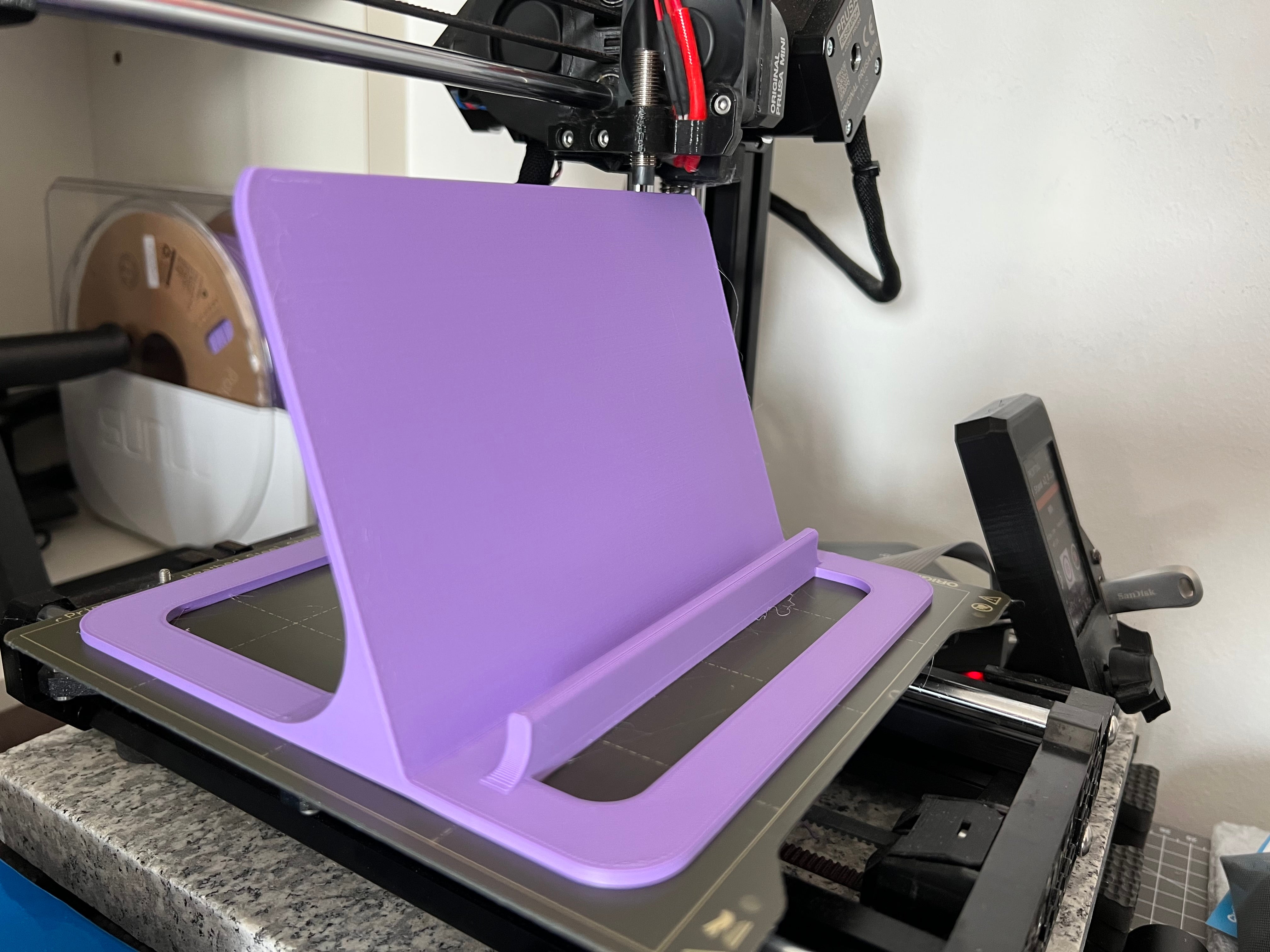Nadrozměrný stojan pro iPad z polymeru PolyTerra Purple