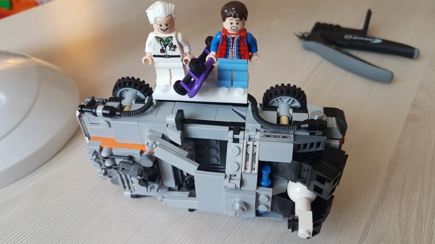 Nástěnný držák pro Lego DeLorean (21103)