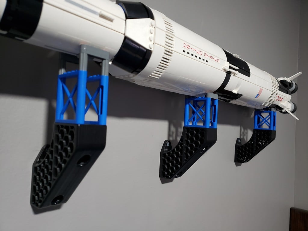 Nástěnný držák pro model Lego Saturn V