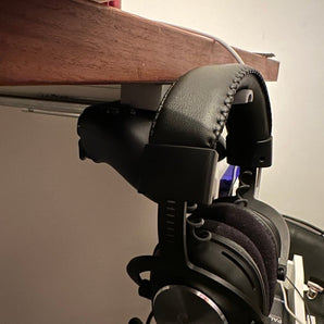 Stolní držák pro ovladač a sluchátka PS5