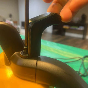 Držák kabelu rádia DeWalt DCR028
