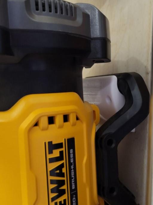 Nástěnný držák pro DeWalt DCBL722 foukač listí