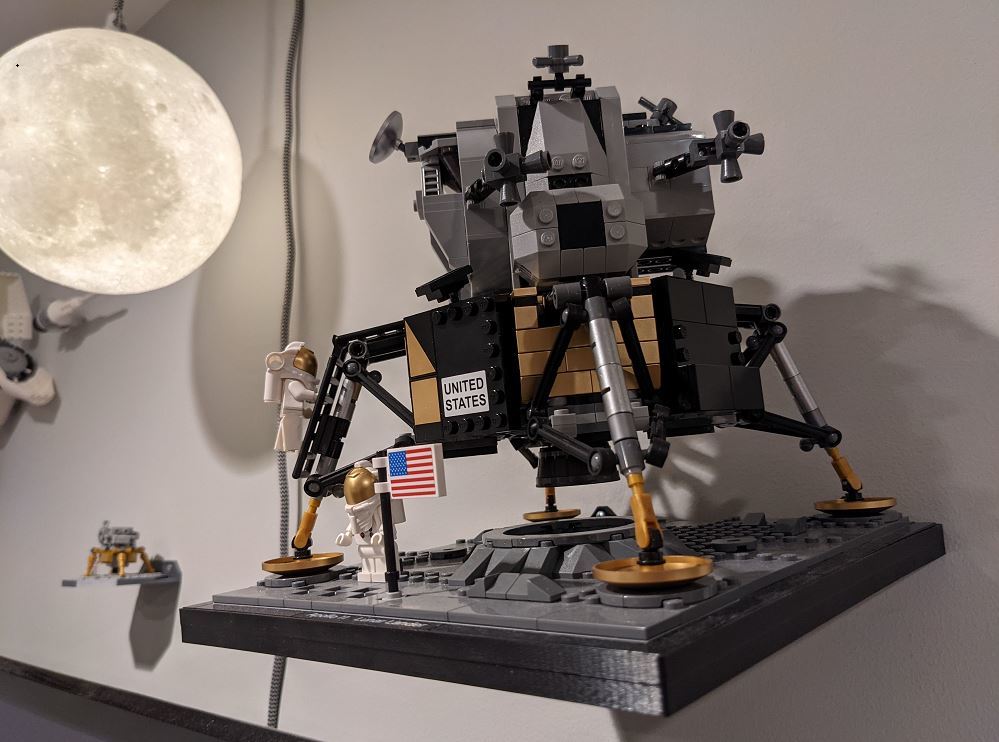 Nástěnný držák pro Lego NASA Apollo 11 Lunar Lander (10266)