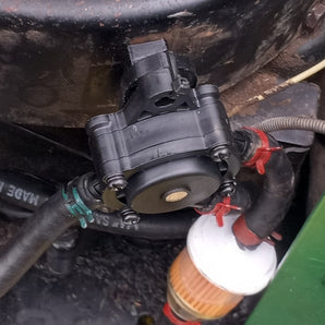 Držák John Deere 111 pro palivové čerpadlo Aftermarket