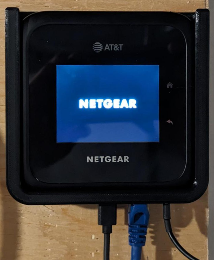 Netgear Nighthawk M6 Pro Montáž na zeď