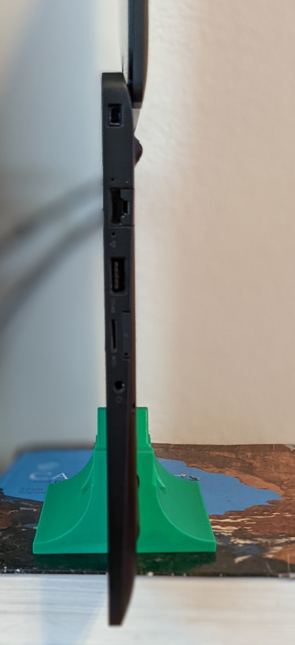 Vertikální stojan pro notebook Dell Latitude 7480