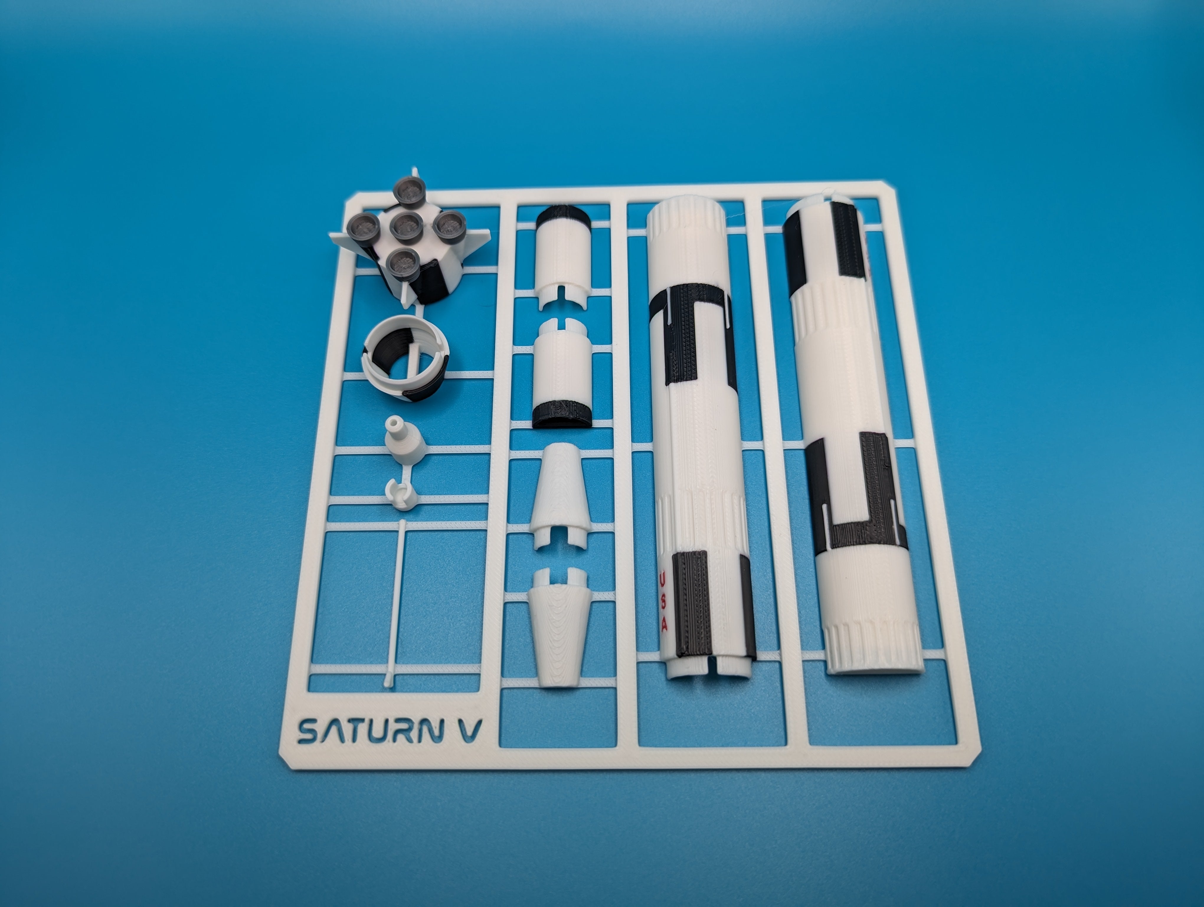 NASA Saturn V Miniature Raket Model Kit