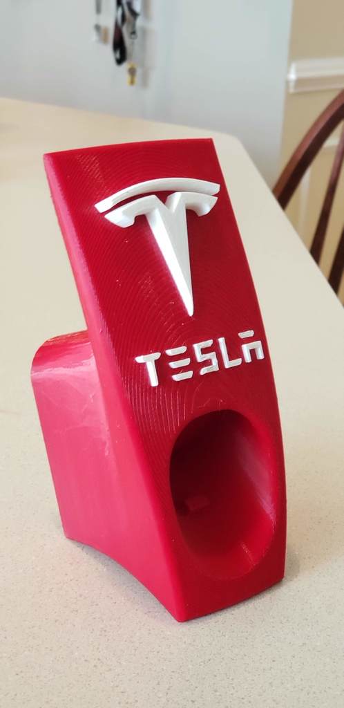 Tesla mobilní nabíječka a držák kabelu s logem a písmeny (verze pro USA)