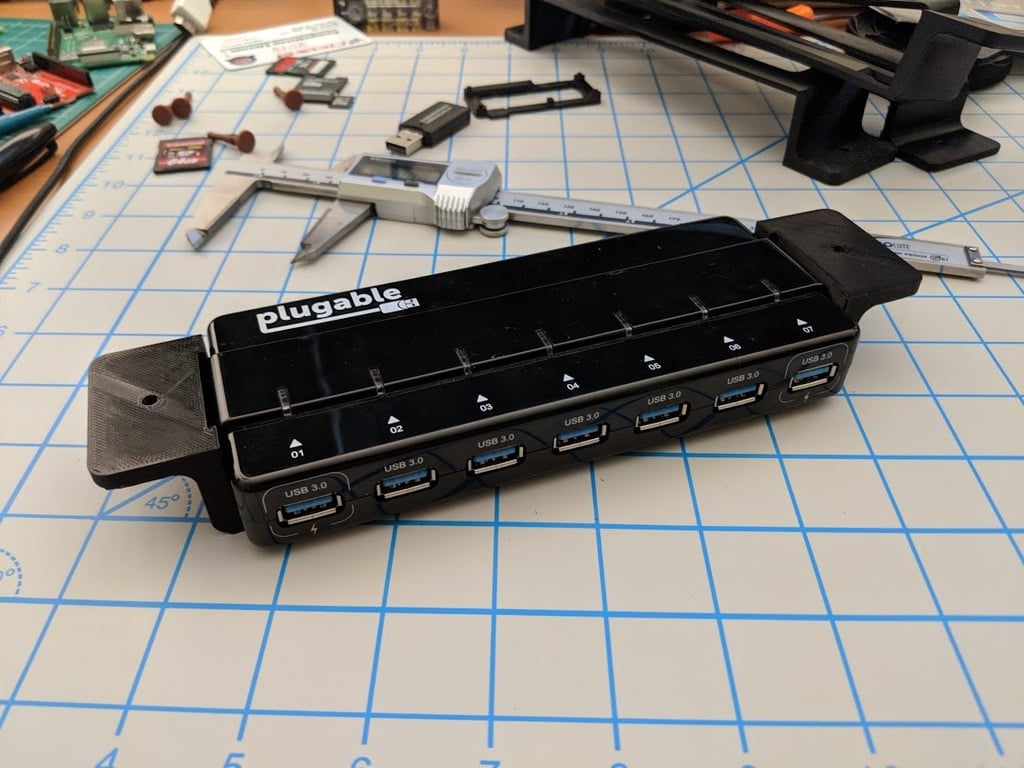 Montáž pod stůl pro zásuvný 7portový rozbočovač USB (USB3-HUB7-81X)