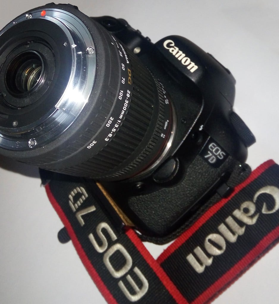 Reverzní adaptér objektivu pro makro fotografii s objektivem Canon