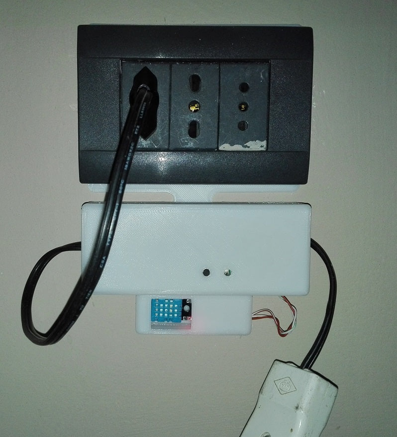 Základní Wifi spínač Sonoff na stěnu obsahuje - evropská verze