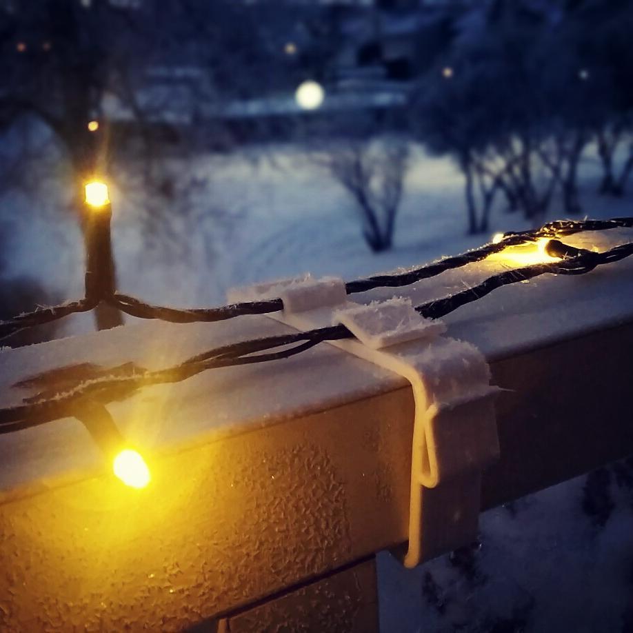 Držák na vánoční osvětlení na balkónové zábradlí 40x80 mm