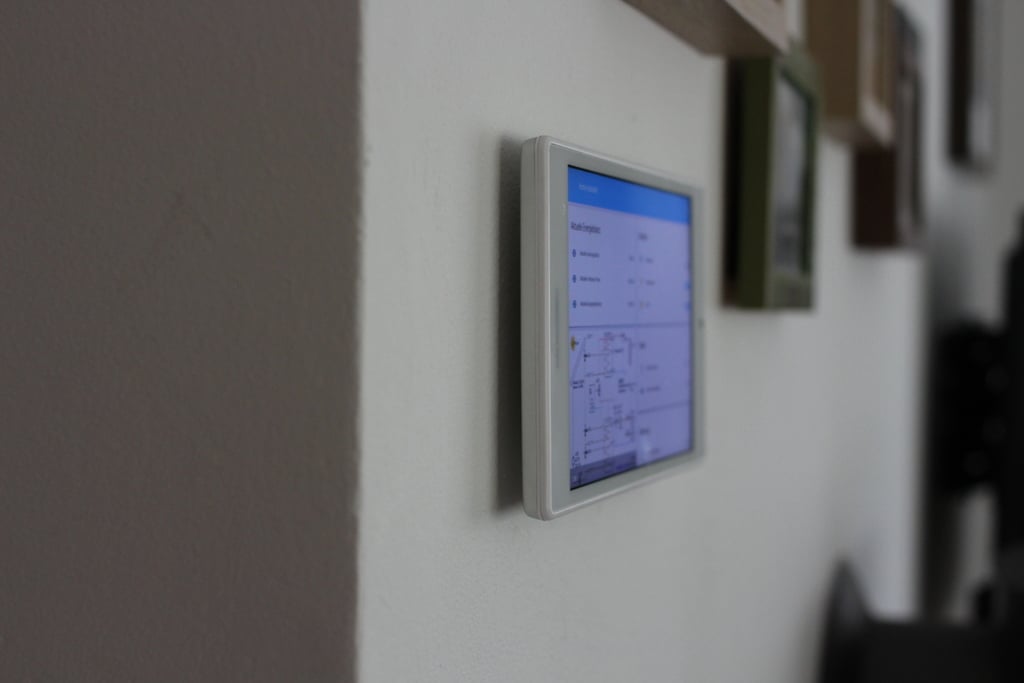 Univerzální a neviditelný držák na stěnu pro tablet / telefon