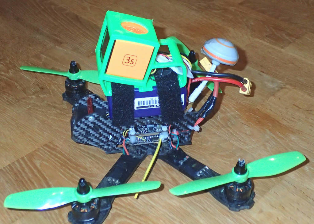 Držák na dvoupáskový dron RunCam 3s pro horní montáž baterie