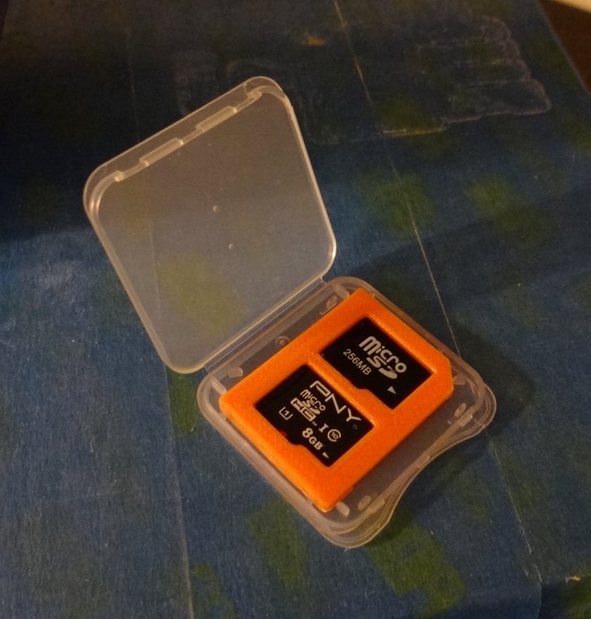 Adaptér pouzdra na microSD kartu