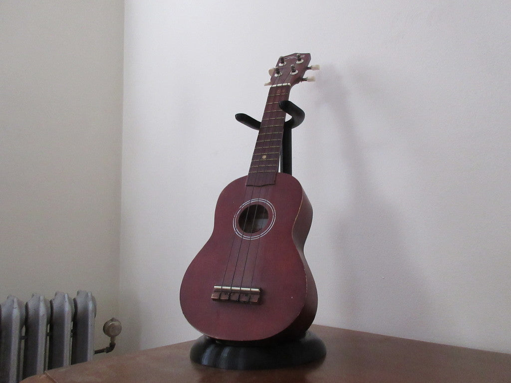 Stojan a stojan na ukulele Stagg Soprano