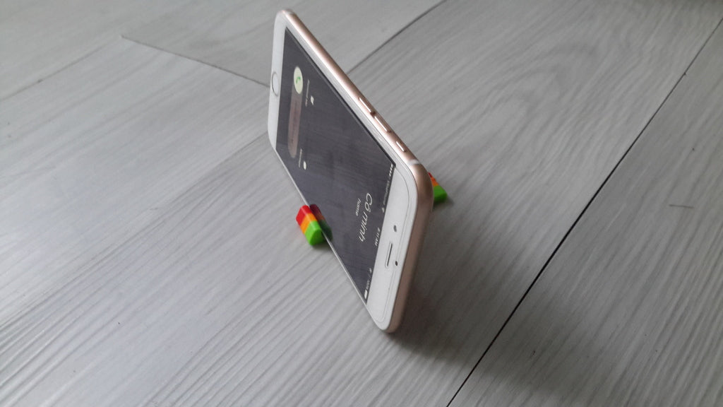 Univerzální nastavitelný držák na telefony a tablety s kroužkem na klíče