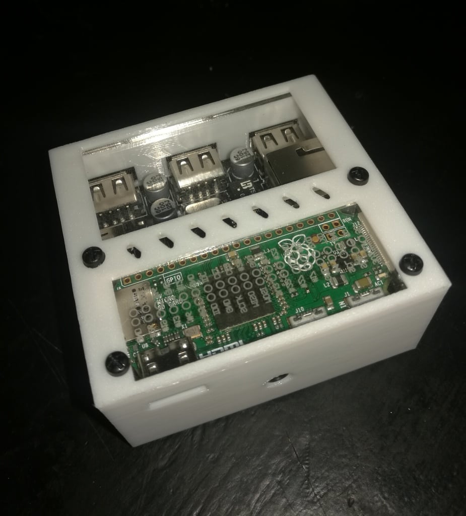 Pouzdro pro Raspberry Pi Zero + Pi Zero USB Docking Hub