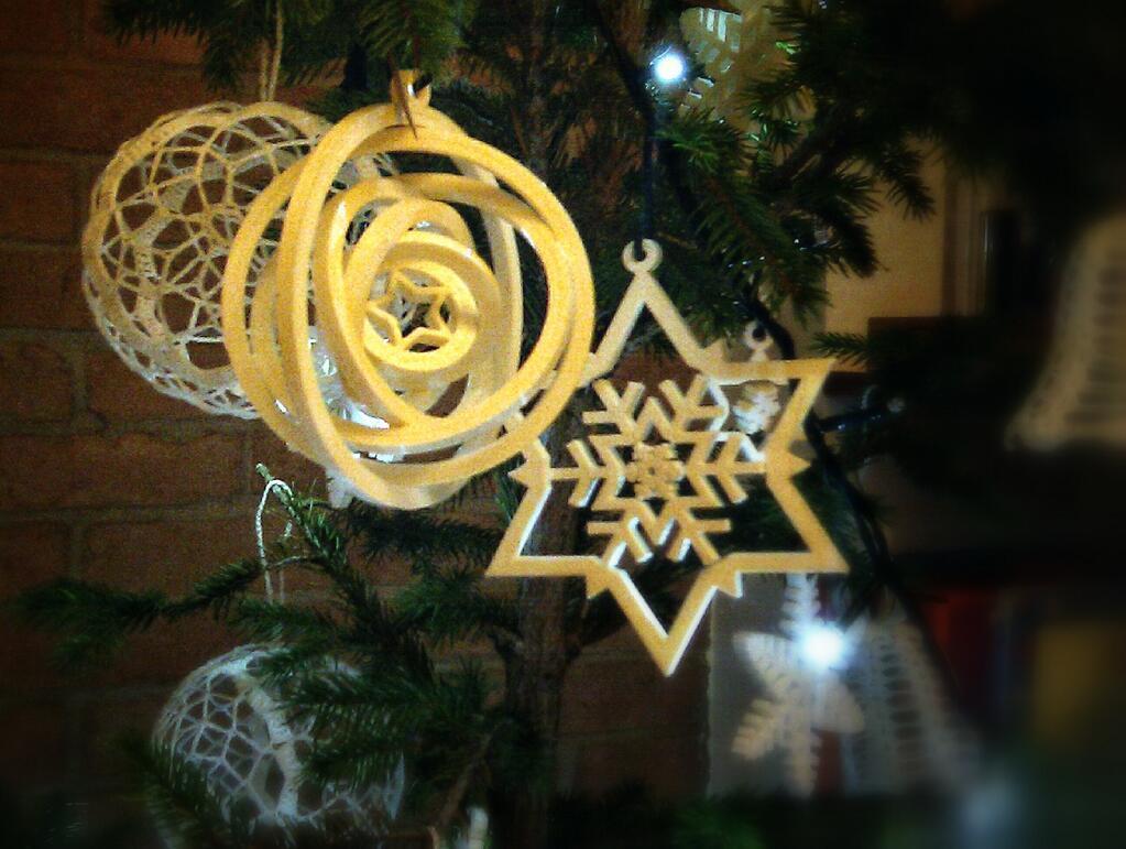 Gyroskopická vánoční ozdoba na stromeček