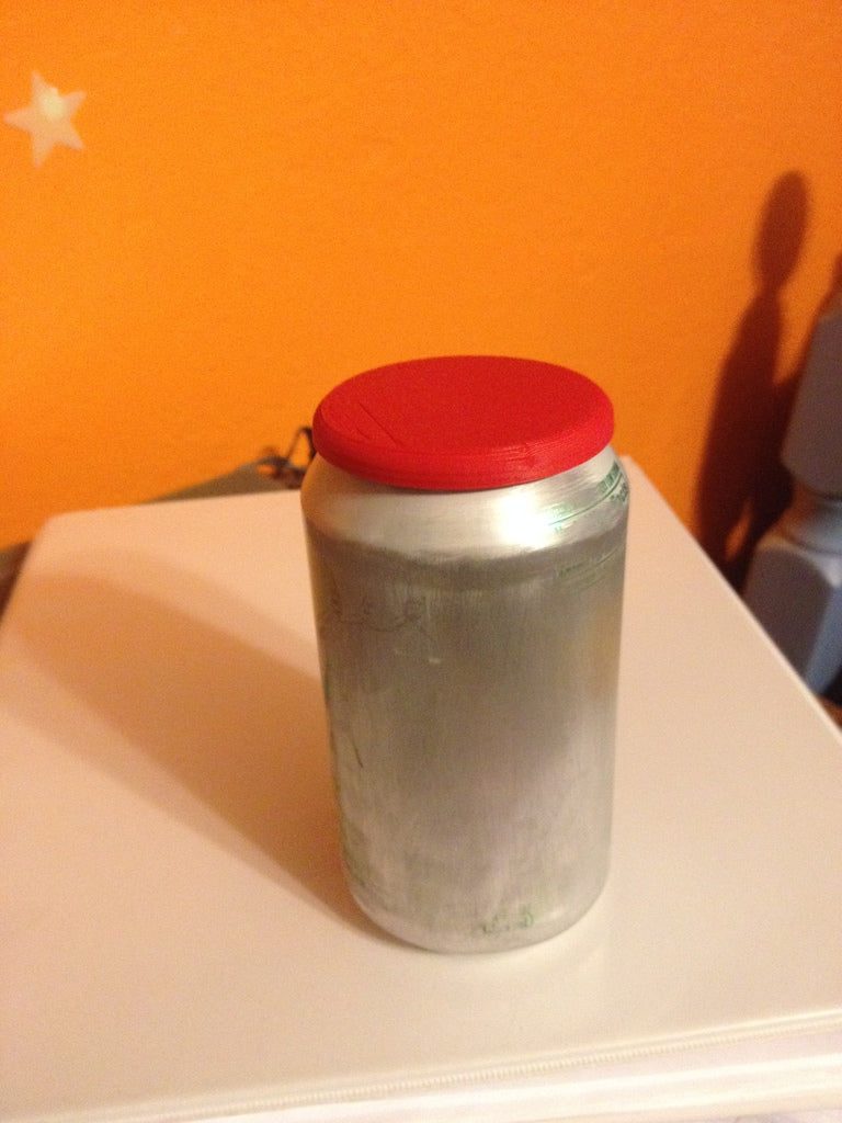 Víko plechovky na nápoje pro skladování a ochranu proti rozlití