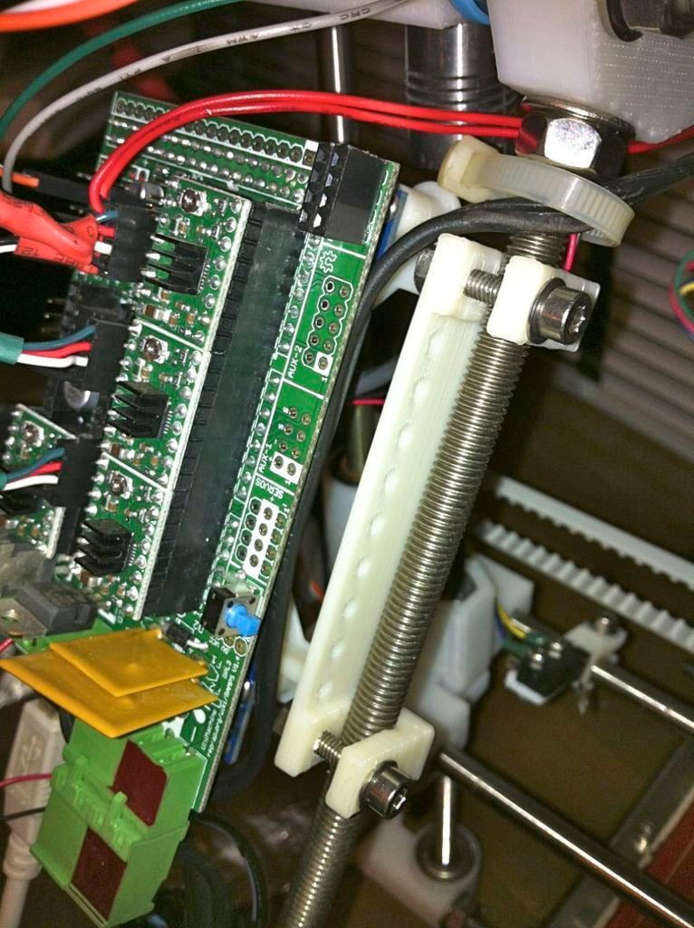 Montáž Arduino (RAMPS) pro Prusa / Mendel s otvory pro příslušenství