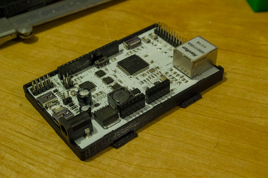 Parametrický držák vývojové desky pro SimpleCortex a Arduino