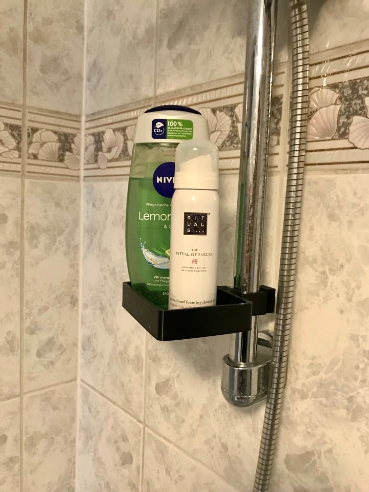 Sprchový pult pro standardní německé sprchové tyče o průměru 25 mm