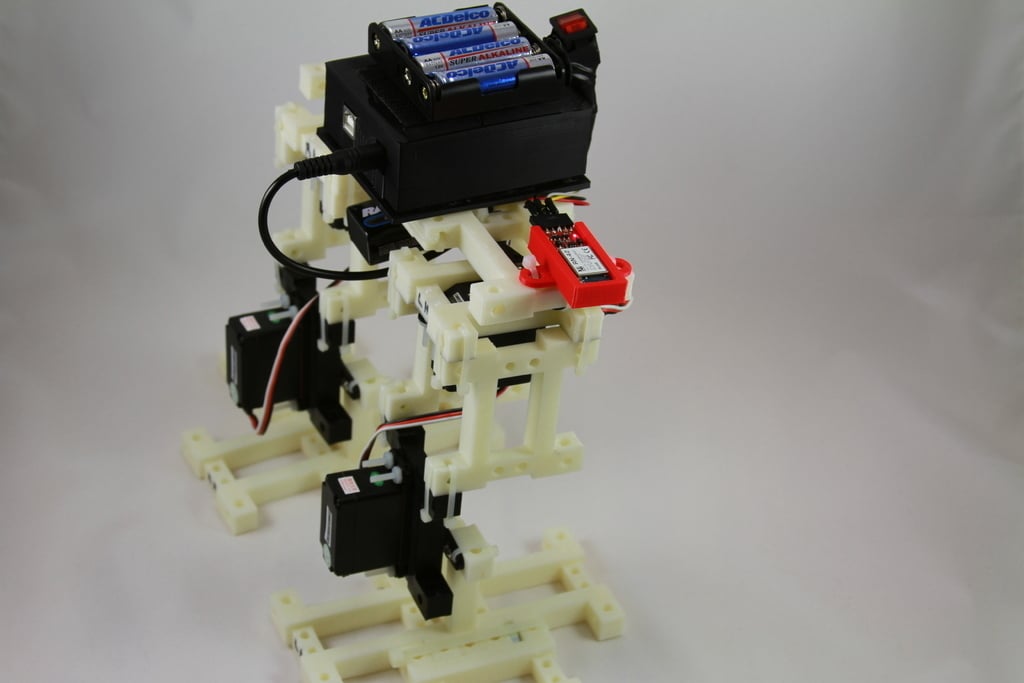 MegaPed Servo I Brace 4-servo Arduino řízený bipedální robot