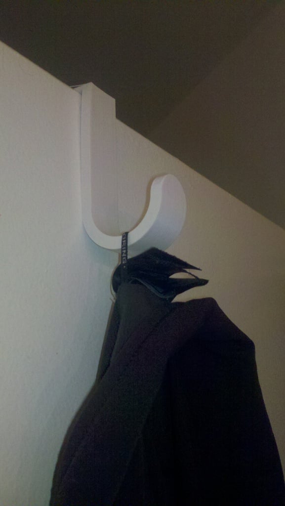 Robustní věšák na ručníky na dveře koupelny