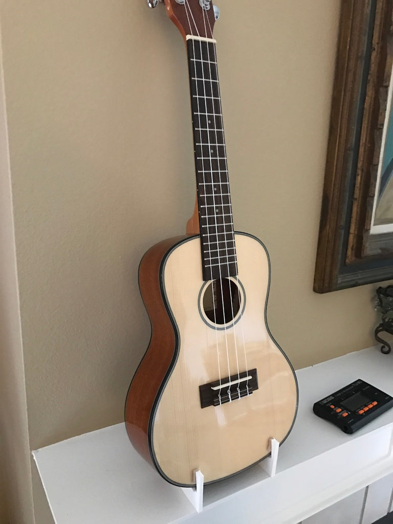 Podpora pro soprán a koncertní ukulele