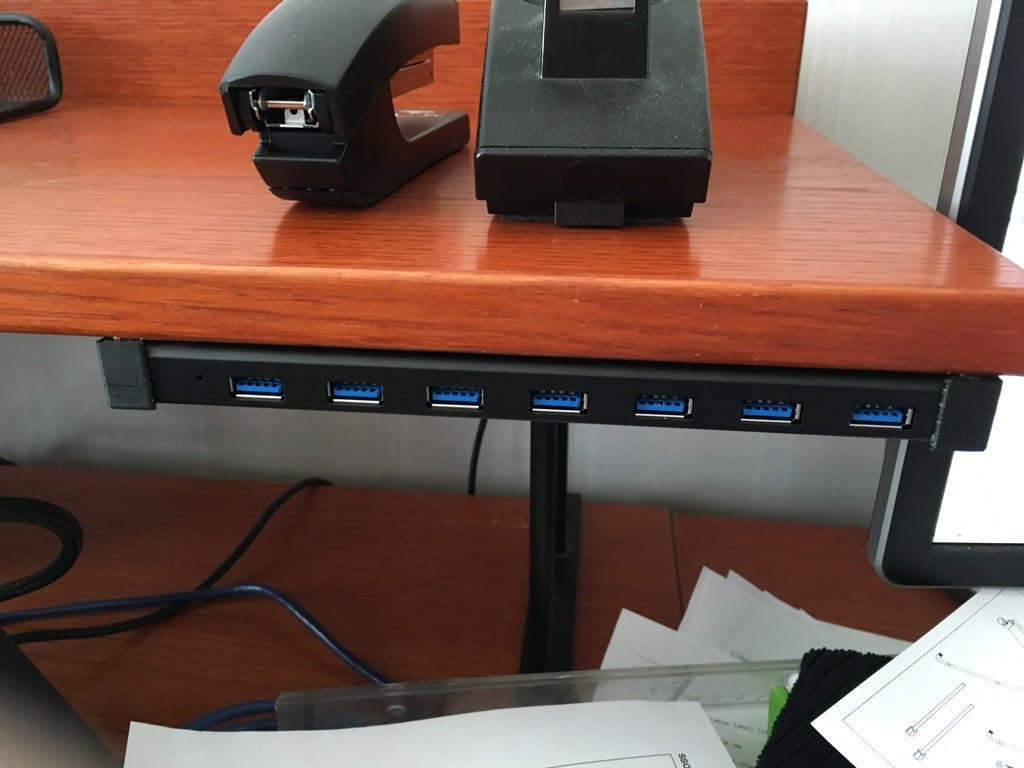 Deltaco USB hub držák pro montáž pod stůl