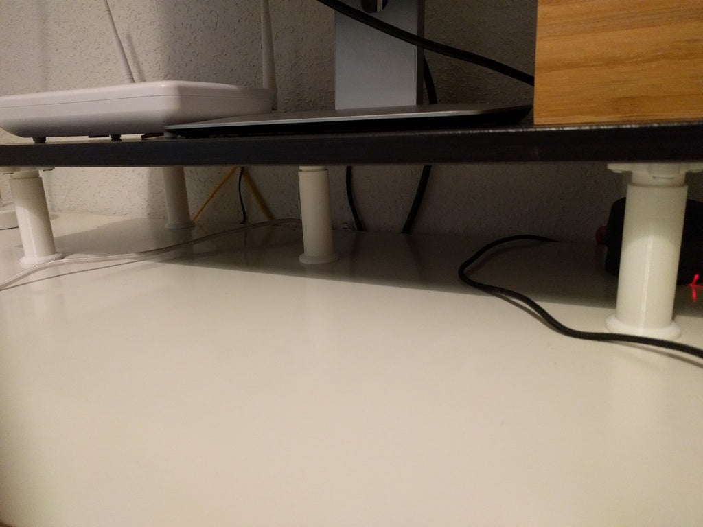 Levný stojan na monitor IKEA EKBY LAIVA