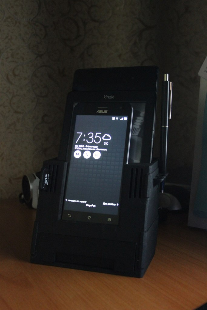 Dokovací stanice pro Zenfone 2, Nexus 7 a Kindle 5 s USB hubem a držákem na příslušenství